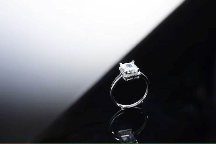 The Versatility of Cubic Zirconia Emerald Cut Rings: From Engagements to Everyday Wear